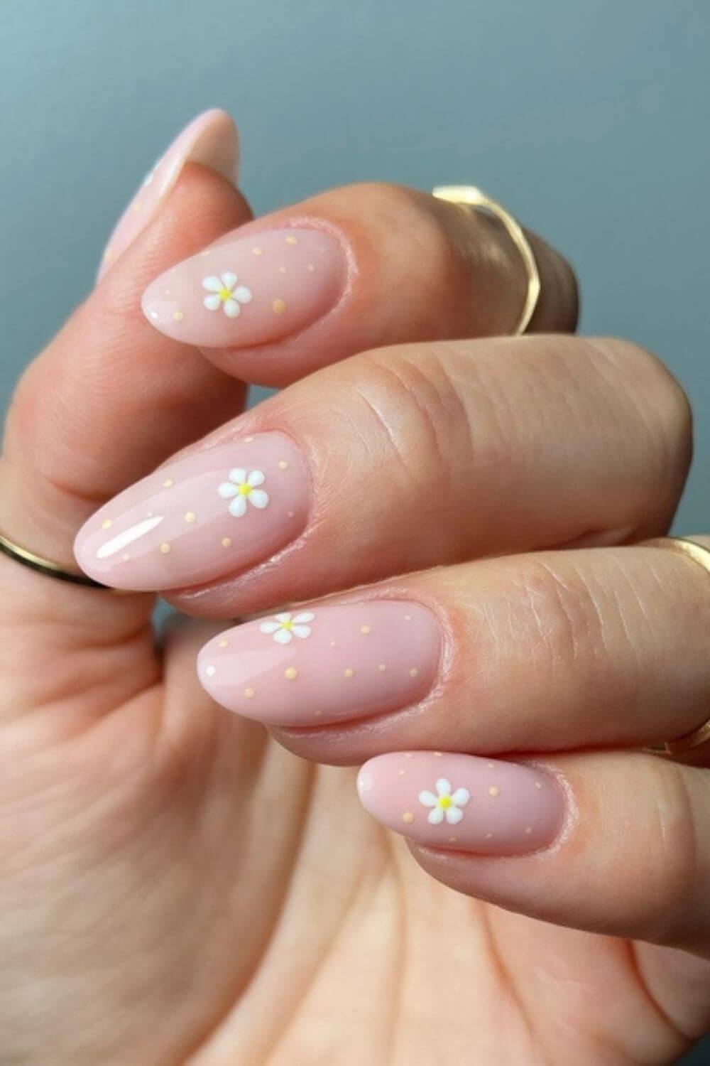 28 Insanely Cute Daisy Nails Designs You Will Obsess Over