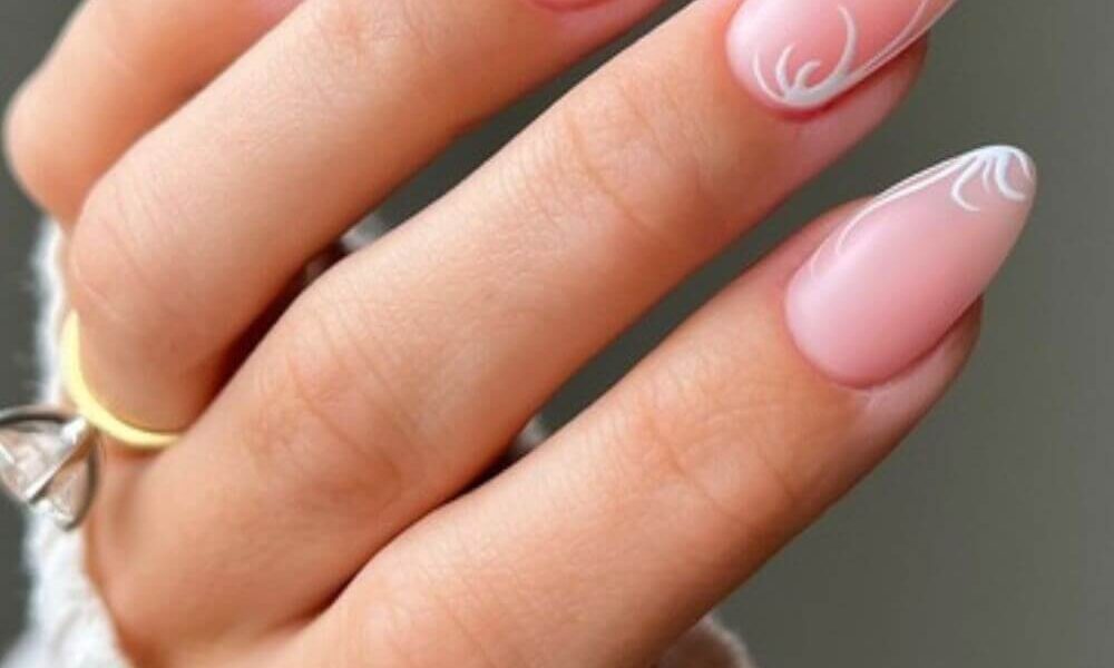 28 Almond Shape Nails That Will Surely Make You Swoon